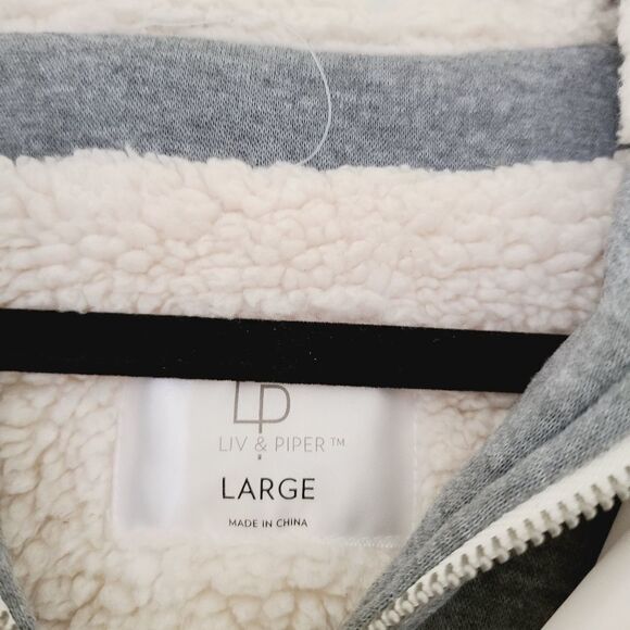 Liv & Piper vest from Vanity - Picture 3 of 10